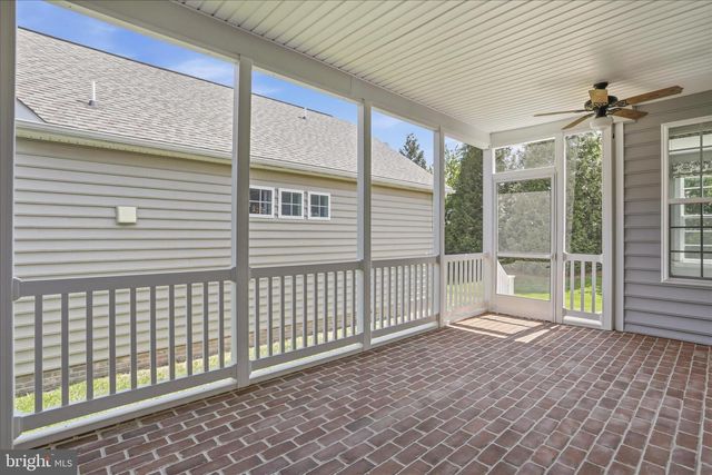 104 POPPY DR, White Post, VA 22663
