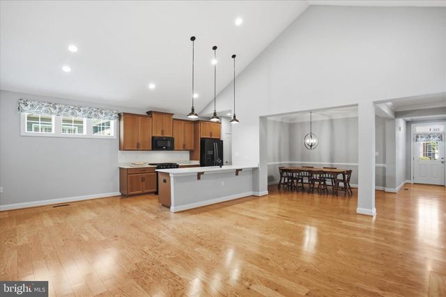 104 POPPY DR, White Post, VA 22663