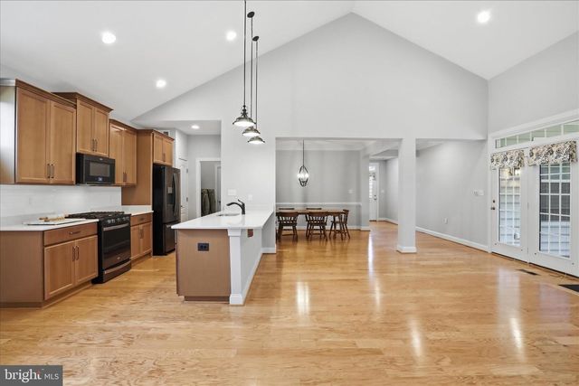 104 POPPY DR, White Post, VA 22663