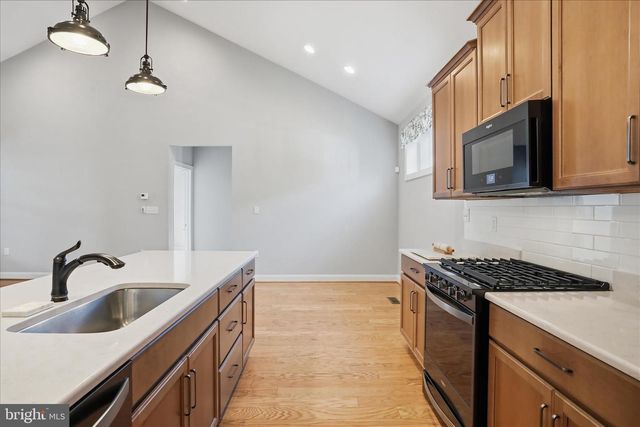 104 POPPY DR, White Post, VA 22663