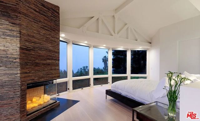 2528 Westridge Road, Los Angeles, CA 90049