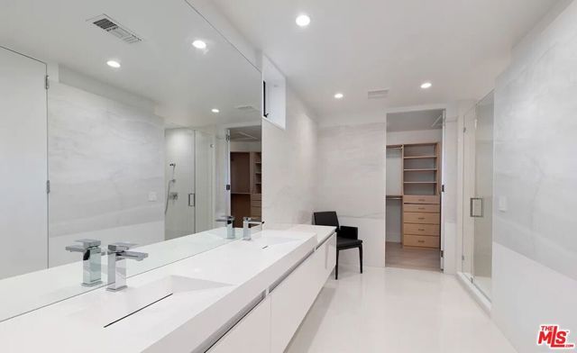 2528 Westridge Road, Los Angeles, CA 90049
