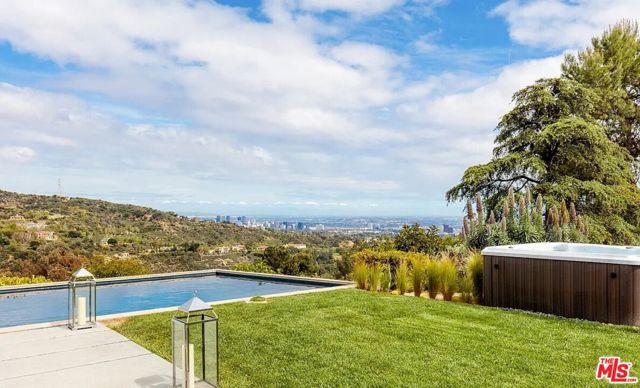 2528 Westridge Road, Los Angeles, CA 90049