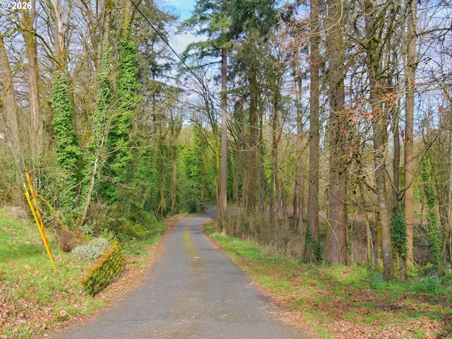 455 GREY CLIFFS Dr, St Helens, OR 97051