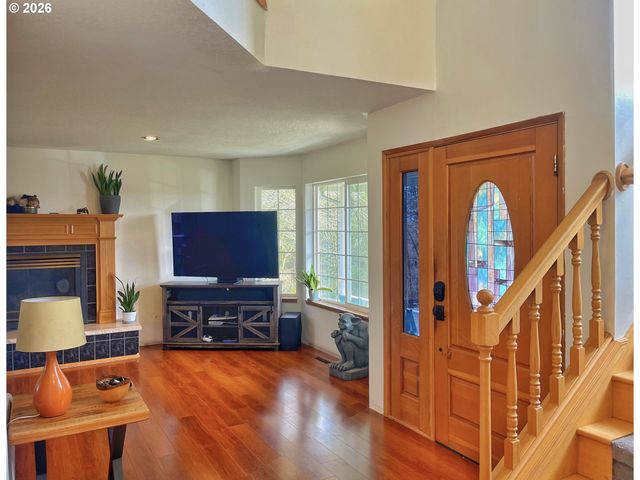 455 GREY CLIFFS Dr, St Helens, OR 97051