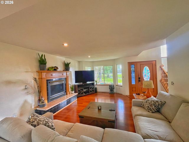 455 GREY CLIFFS Dr, St Helens, OR 97051