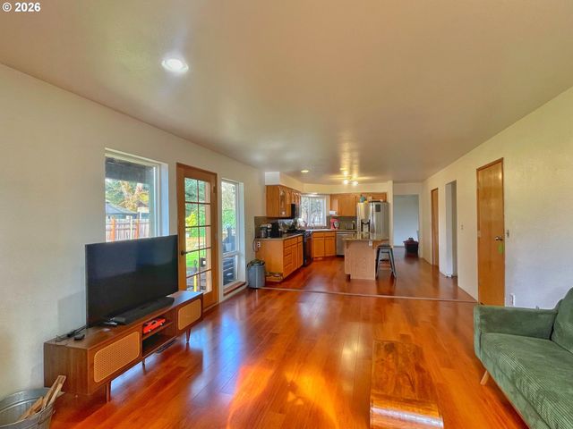 455 GREY CLIFFS Dr, St Helens, OR 97051