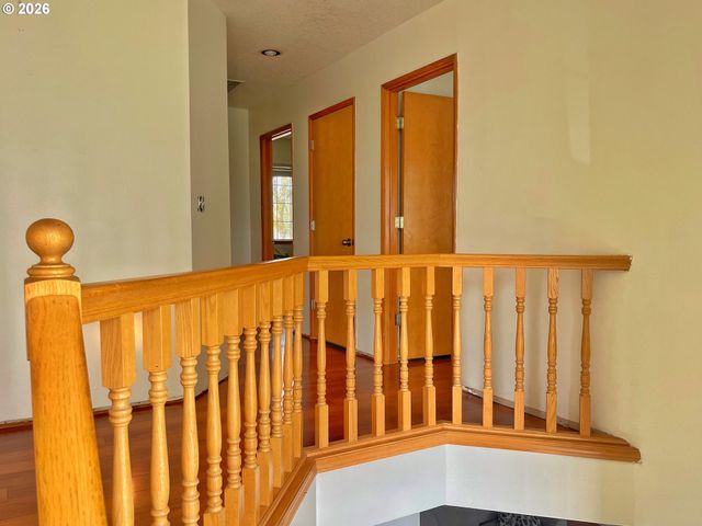 455 GREY CLIFFS Dr, St Helens, OR 97051