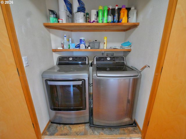 455 GREY CLIFFS Dr, St Helens, OR 97051