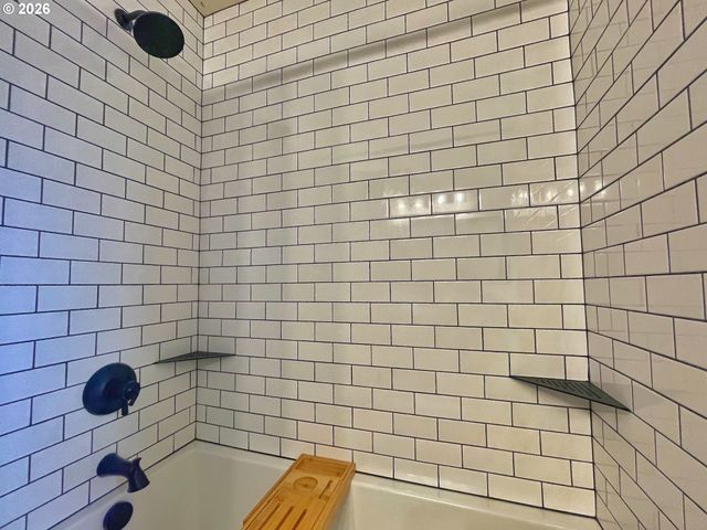 455 GREY CLIFFS Dr, St Helens, OR 97051