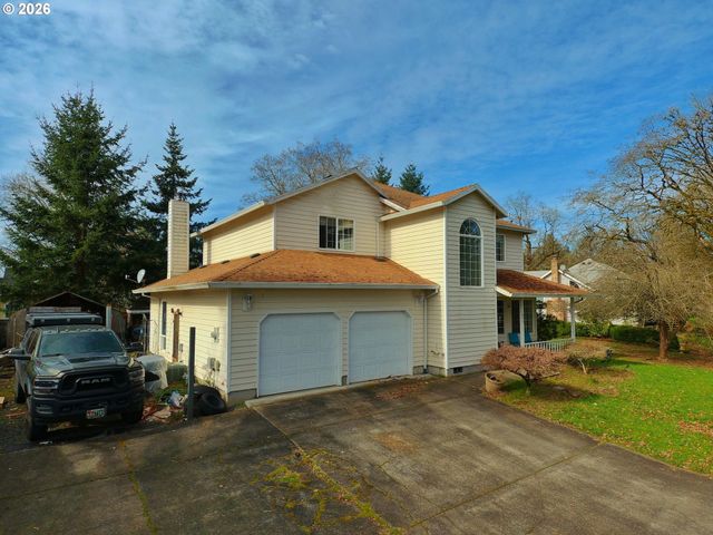 455 GREY CLIFFS Dr, St Helens, OR 97051