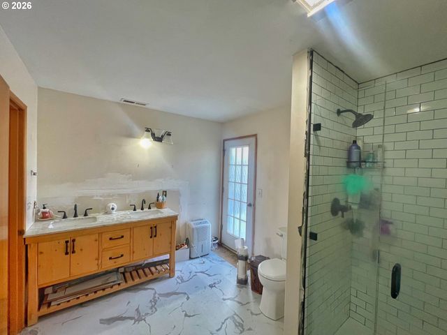 455 GREY CLIFFS Dr, St Helens, OR 97051