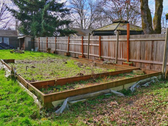 455 GREY CLIFFS Dr, St Helens, OR 97051