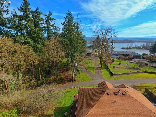 455 GREY CLIFFS Dr, St Helens, OR 97051