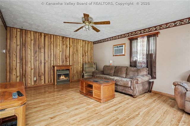 11 Birch Hollow Road, Barboursville, WV 25504