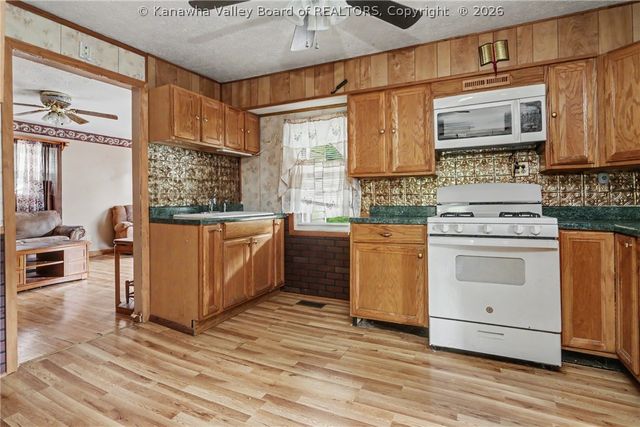 11 Birch Hollow Road, Barboursville, WV 25504
