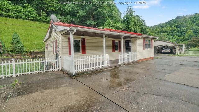 11 Birch Hollow Road, Barboursville, WV 25504