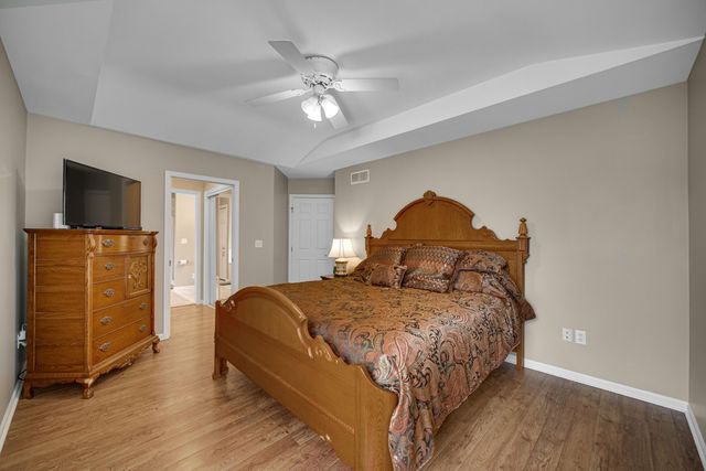 950 Port Circle, Hobart, IN 46342
