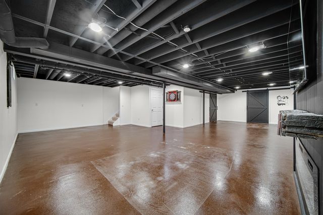 950 Port Circle, Hobart, IN 46342