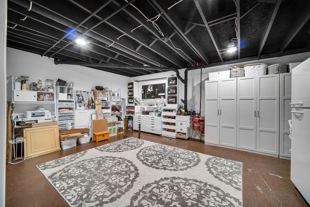 950 Port Circle, Hobart, IN 46342