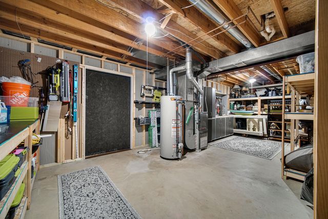950 Port Circle, Hobart, IN 46342
