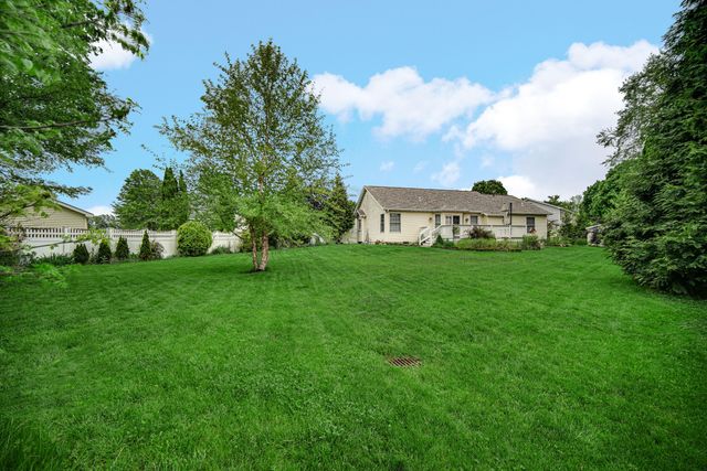 950 Port Circle, Hobart, IN 46342
