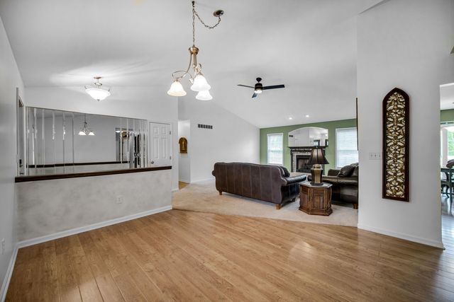 950 Port Circle, Hobart, IN 46342
