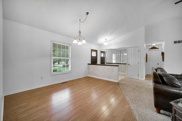 950 Port Circle, Hobart, IN 46342