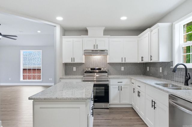 2001 Sawgrass Drive, Little Rock, AR 72212