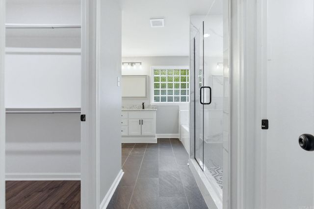 2001 Sawgrass Drive, Little Rock, AR 72212