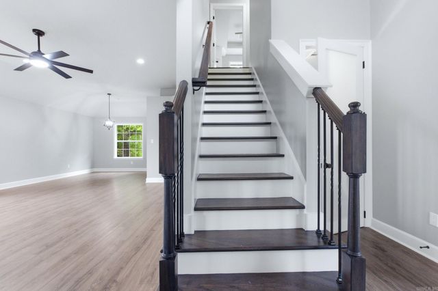 2001 Sawgrass Drive, Little Rock, AR 72212