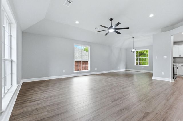 2001 Sawgrass Drive, Little Rock, AR 72212