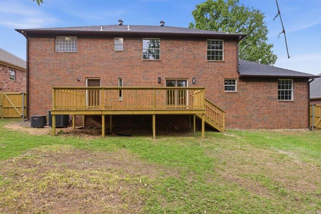 2001 Sawgrass Drive, Little Rock, AR 72212