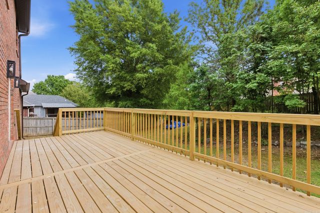 2001 Sawgrass Drive, Little Rock, AR 72212