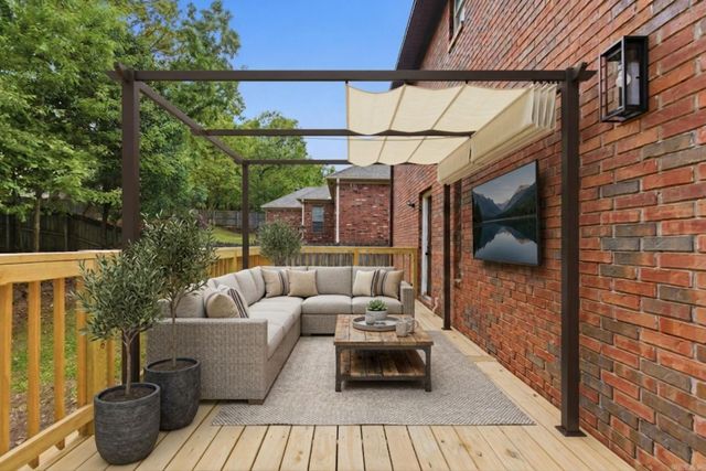 2001 Sawgrass Drive, Little Rock, AR 72212