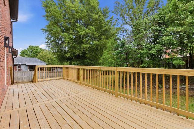 2001 Sawgrass Drive, Little Rock, AR 72212