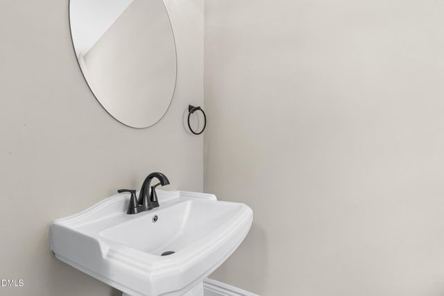 1902 Glenwood Avenue, Raleigh, NC 27608