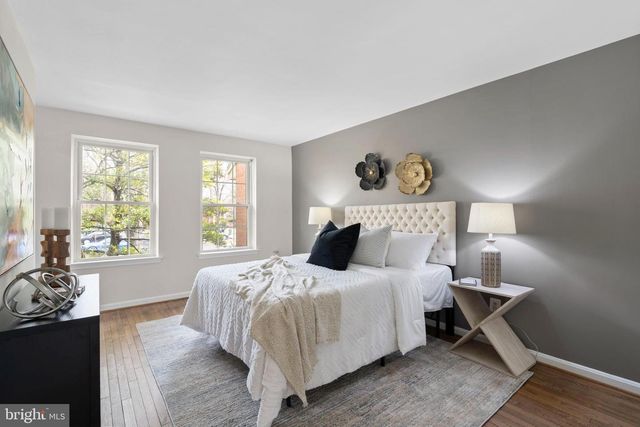 2126 GOLF COURSE DR, Reston, VA 20191