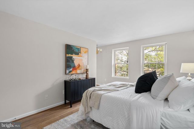 2126 GOLF COURSE DR, Reston, VA 20191