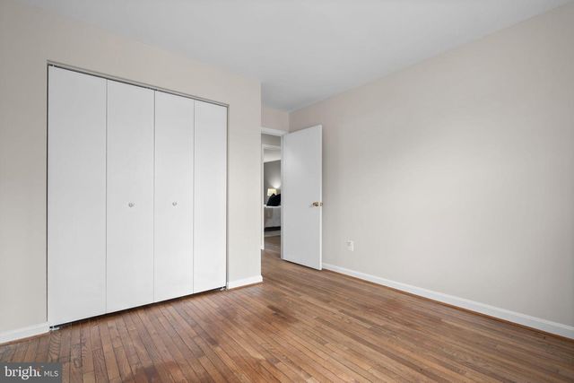 2126 GOLF COURSE DR, Reston, VA 20191