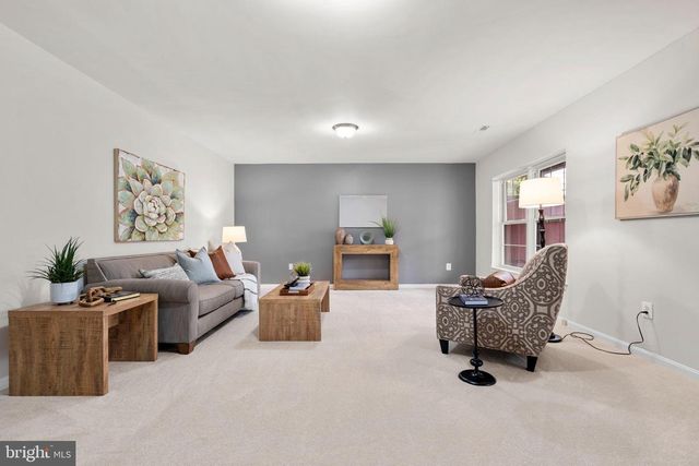 2126 GOLF COURSE DR, Reston, VA 20191