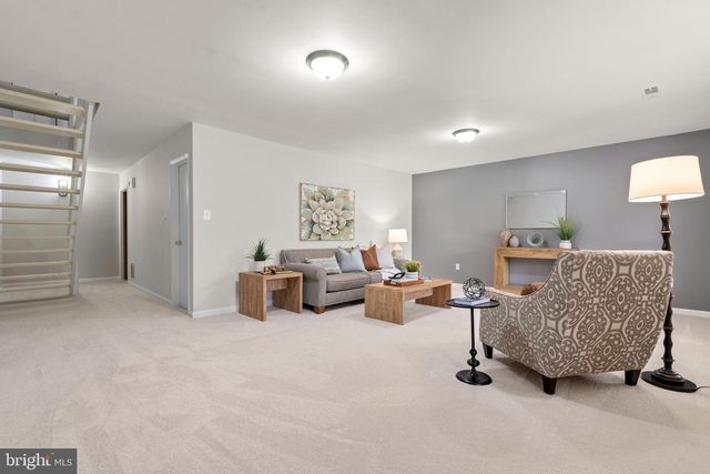 2126 GOLF COURSE DR, Reston, VA 20191