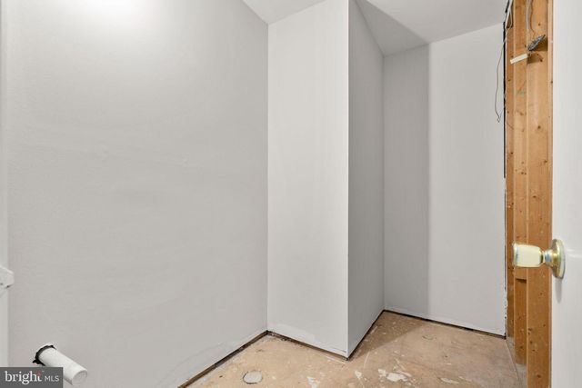 2126 GOLF COURSE DR, Reston, VA 20191