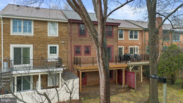 2126 GOLF COURSE DR, Reston, VA 20191