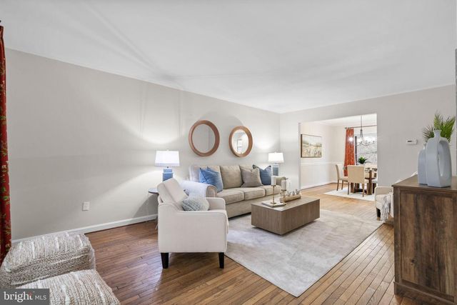 2126 GOLF COURSE DR, Reston, VA 20191