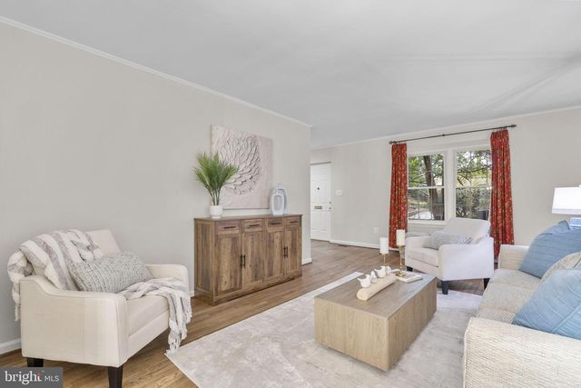 2126 GOLF COURSE DR, Reston, VA 20191