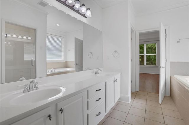 910 Windsor Creek Drive, Grayson, GA 30017