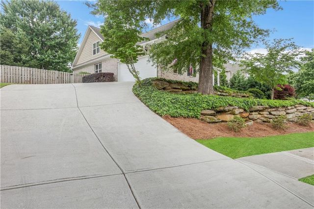 910 Windsor Creek Drive, Grayson, GA 30017