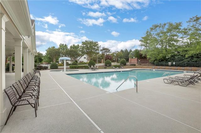 910 Windsor Creek Drive, Grayson, GA 30017