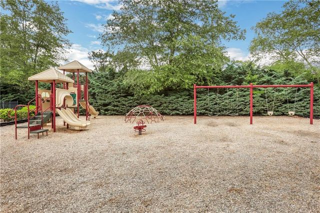 910 Windsor Creek Drive, Grayson, GA 30017